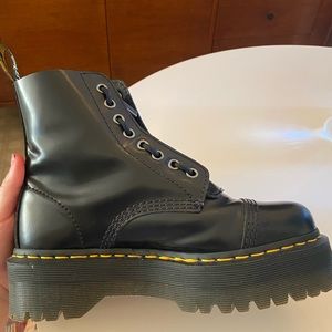 Dr. Martens Sinclair Boot